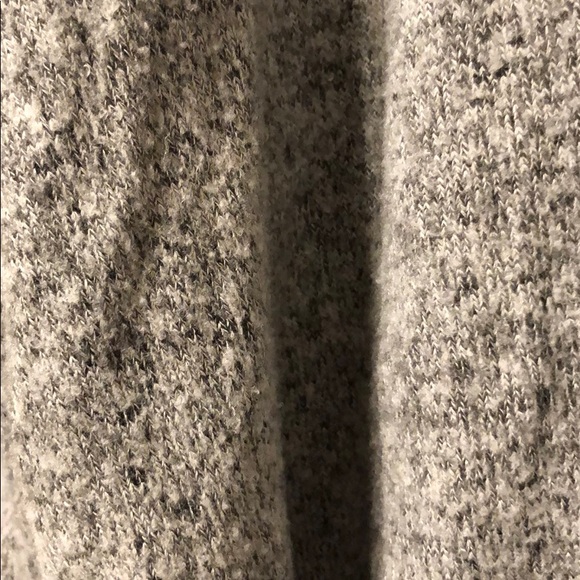 Light Gray Soft Long Sleeved Graphic Top F21 Small - Picture 3 of 6